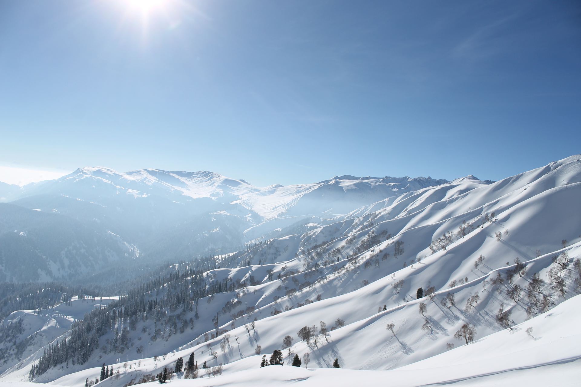 gulmarg winter slopes — Snowboarding in Gulmarg