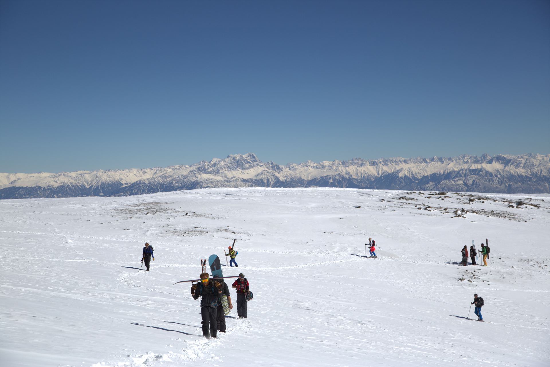 ski tour group plateau — Snowboarding in Gulmarg