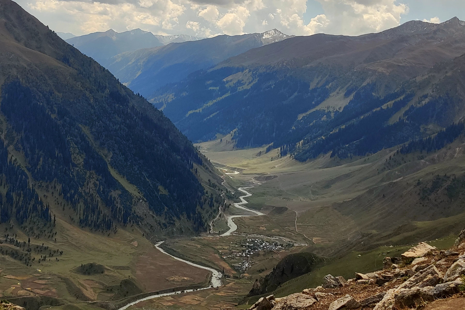 warwan valley meander — Warwan Valley Trek